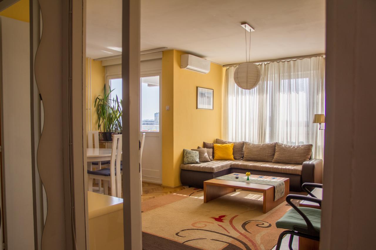 Sunny Apartment *