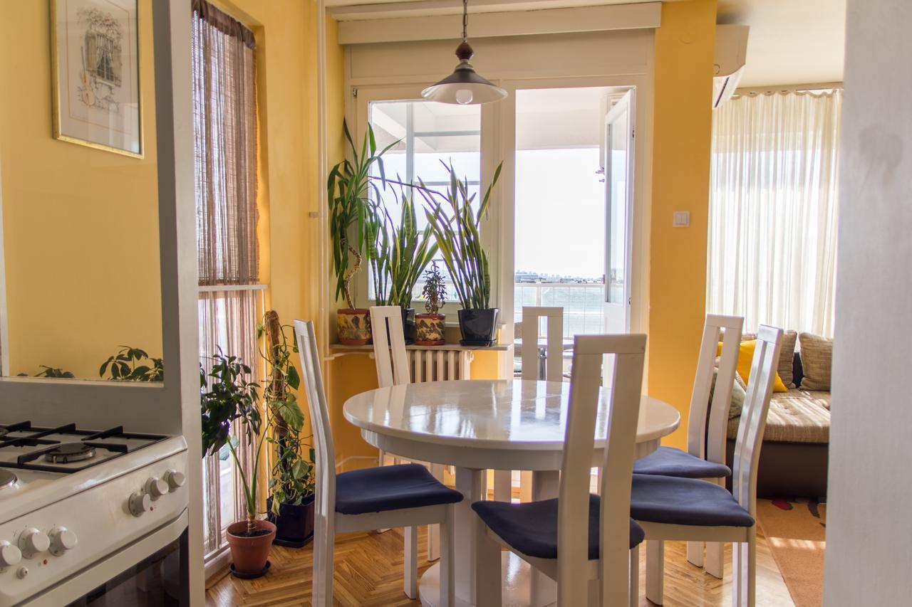 Sunny Apartment Belgrad
